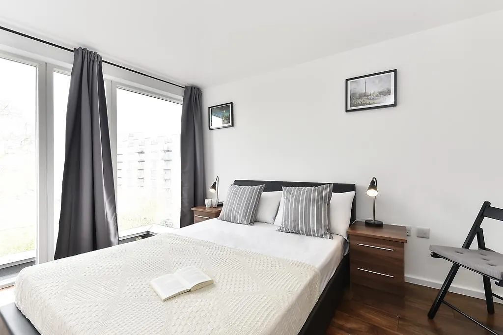 Shoreditch City Living Apartment London